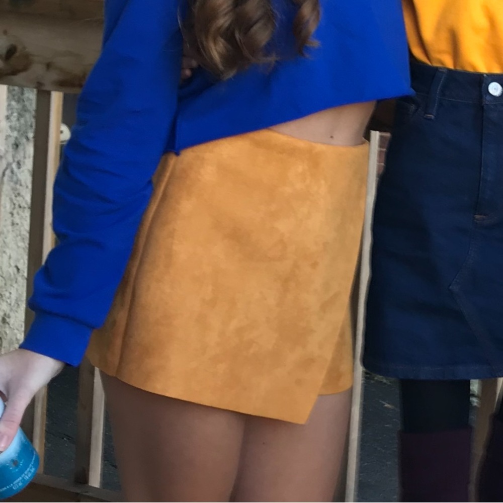 Faux suede skort